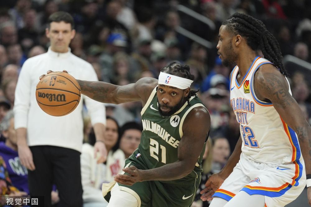 在场馆中引 在场馆中引